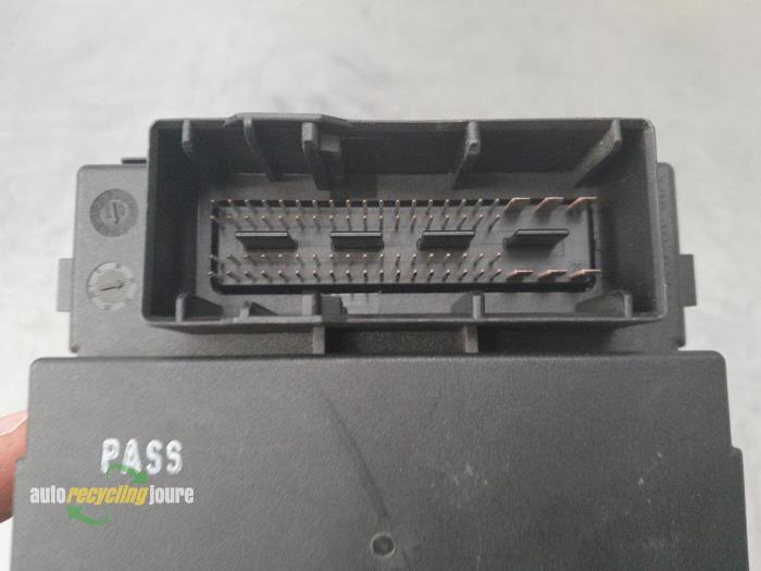 Computer Body Control van een Saab 9-3 Sport Estate (YS3F) 1.9 TiD 16V 2008