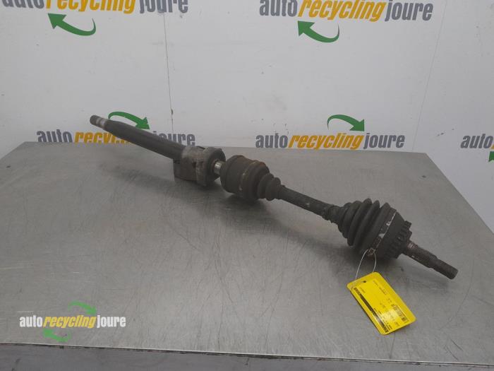 Gebruikte Aandrijfas rechts-voor Saab 9-5 (YS3E) 3.0 t V6 24V Prijs € 49,99 Margeregeling aangeboden door Autorecycling Joure B.V.
