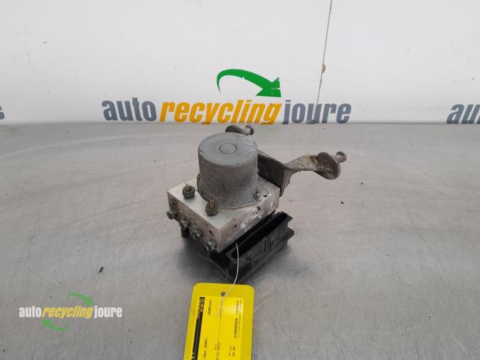 Gebruikte ABS Pomp Mercedes B (W245) 1.5 B-150 16V Prijs € 50,00 Margeregeling aangeboden door Autorecycling Joure B.V.