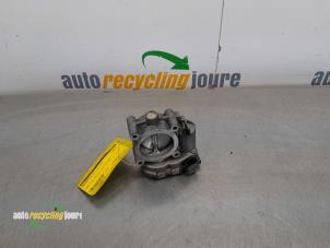 Gebruikte Gasklephuis Mercedes B (W245) 1.5 B-150 16V Prijs € 34,99 Margeregeling aangeboden door Autorecycling Joure B.V.