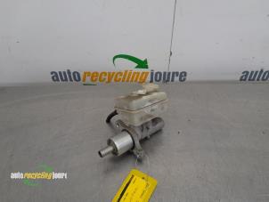 Gebruikte Hoofdremcilinder Mercedes B (W245) 1.5 B-150 16V Prijs € 25,00 Margeregeling aangeboden door Autorecycling Joure B.V.