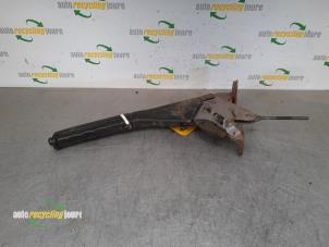 Gebruikte Handrem Mechaniek Suzuki Vitara (ET/FT/TA) 1.6i Prijs € 25,00 Margeregeling aangeboden door Autorecycling Joure B.V.