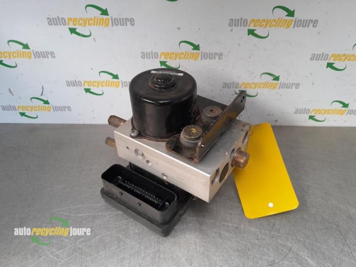 Gebruikte ABS Pomp Ssang Yong Kyron 2.0 M 200 Xdi 16V 4x4 Prijs € 74,99 Margeregeling aangeboden door Autorecycling Joure B.V.