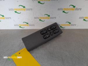 Gebruikte Elektrisch Raam Schakelaar Mercedes A (W168) 1.6 A-160 Prijs € 25,00 Margeregeling aangeboden door Autorecycling Joure B.V.