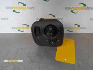 Gebruikte Schakelaar Licht Mercedes C Combi (S203) 2.0 C-180 16V Prijs € 30,00 Margeregeling aangeboden door Autorecycling Joure B.V.