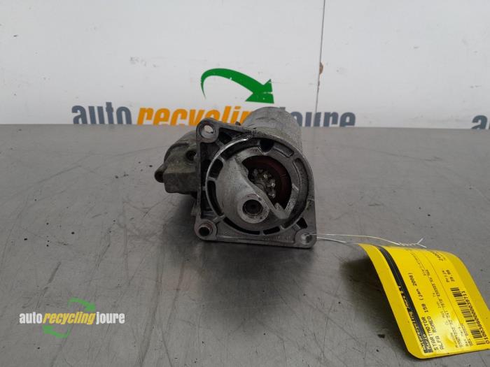 Startmotor van een Alfa Romeo 159 Sportwagon (939BX) 1.9 JTDm 2008