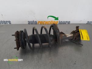 Gebruikte Mac Phersonpoot links-voor Kia Rio II (DE) 1.6 CVVT 16V Prijs € 34,99 Margeregeling aangeboden door Autorecycling Joure B.V.