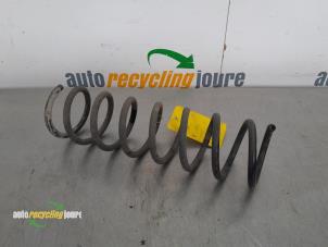 Gebruikte Schroefveer achter Volvo V40 (MV) 2.0 D2 16V Prijs € 29,99 Margeregeling aangeboden door Autorecycling Joure B.V.