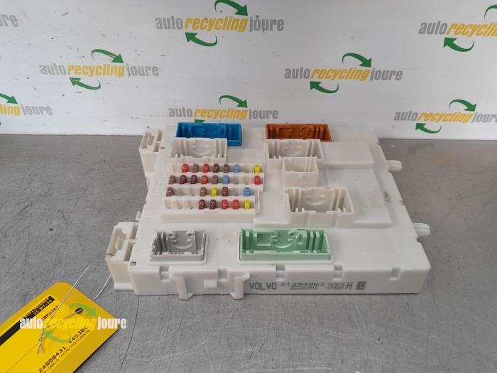 Gebruikte Computer boord Volvo V40 (MV) 2.0 D2 16V Prijs € 74,99 Margeregeling aangeboden door Autorecycling Joure B.V.