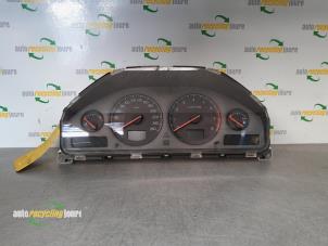 Gebruikte Tellerklok Volvo V70 (SW) 2.4 20V 170 Prijs € 99,99 Margeregeling aangeboden door Autorecycling Joure B.V.