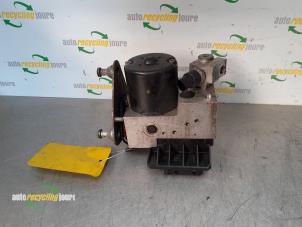 Gebruikte ABS Pomp Mercedes CLK (C208) 3.2 320 V6 18V Prijs € 59,99 Margeregeling aangeboden door Autorecycling Joure B.V.