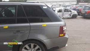 Gebruikte Zijpaneel links-achter Landrover Range Rover Sport (LS) 2.7 TDV6 24V Prijs op aanvraag aangeboden door Autorecycling Joure B.V.