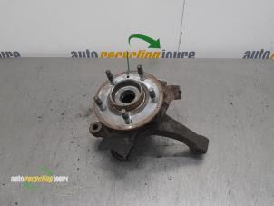 Gebruikte Asschenkel links-voor Opel Antara (LA6) 2.0 CDTI 16V 4x4 Prijs € 29,99 Margeregeling aangeboden door Autorecycling Joure B.V.