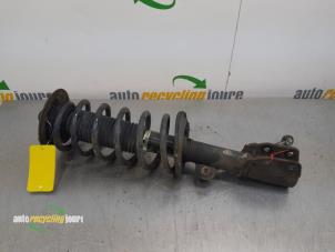 Gebruikte Mac Phersonpoot rechts-voor Opel Antara (LA6) 2.0 CDTI 16V 4x4 Prijs € 39,99 Margeregeling aangeboden door Autorecycling Joure B.V.