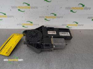 Gebruikte Motor electrisch raam Renault Grand Scénic III (JZ) 1.4 16V TCe 130 Prijs € 39,99 Margeregeling aangeboden door Autorecycling Joure B.V.