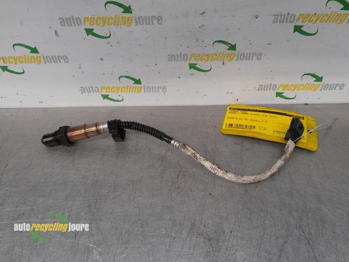 Gebruikte Lambda Sonde Renault Grand Scénic III (JZ) 1.4 16V TCe 130 Prijs € 14,99 Margeregeling aangeboden door Autorecycling Joure B.V.
