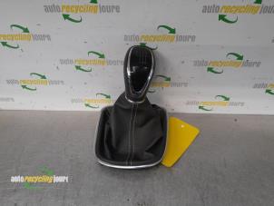 Gebruikte Versnellingspookhoes Opel Astra K Sports Tourer 1.6 CDTI 110 16V Prijs € 30,24 Inclusief btw aangeboden door Autorecycling Joure B.V.