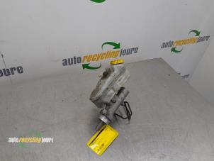 Gebruikte Hoofdremcilinder Volkswagen Transporter/Caravelle T5 1.9 TDi Prijs € 24,99 Margeregeling aangeboden door Autorecycling Joure B.V.