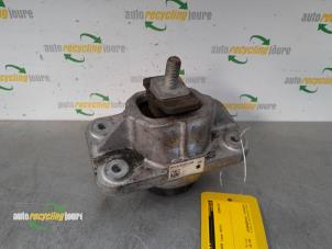 Gebruikte Motorsteun Landrover Range Rover IV (LG) 5.0 V8 32V Supercharged Prijs € 49,99 Margeregeling aangeboden door Autorecycling Joure B.V.