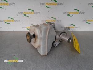 Gebruikte Hoofdremcilinder Landrover Range Rover IV (LG) 5.0 V8 32V Supercharged Prijs € 69,99 Margeregeling aangeboden door Autorecycling Joure B.V.