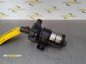 Gebruikte Waterpomp Landrover Range Rover IV (LG) 5.0 V8 32V Supercharged Prijs € 69,99 Margeregeling aangeboden door Autorecycling Joure B.V.