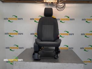 Gebruikte Voorstoel rechts Ford C-Max (DXA) 1.0 Ti-VCT EcoBoost 12V 125 Prijs € 149,00 Margeregeling aangeboden door Autorecycling Joure B.V.