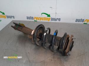Gebruikte Voorpoot links Toyota Avensis Wagon (T25/B1E) 2.2 D-4D 16V D-CAT Prijs € 34,99 Margeregeling aangeboden door Autorecycling Joure B.V.