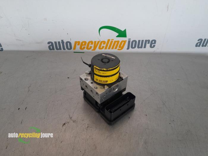 Gebruikte ABS Pomp Ford Kuga II (DM2) 2.0 TDCi 16V 163 4x4 Prijs € 149,00 Margeregeling aangeboden door Autorecycling Joure B.V.