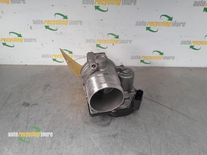 Gebruikte Gasklephuis Ford Kuga II (DM2) 2.0 TDCi 16V 163 4x4 Prijs € 49,99 Margeregeling aangeboden door Autorecycling Joure B.V.