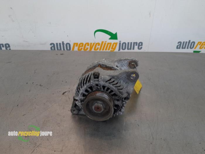 Gebruikte Dynamo Mitsubishi Colt (Z2/Z3) 1.1 12V Prijs € 29,99 Margeregeling aangeboden door Autorecycling Joure B.V.