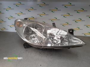 Gebruikte Rechter Koplamp Peugeot 307 Break (3E) 1.6 16V Prijs € 34,99 Margeregeling aangeboden door Autorecycling Joure B.V.