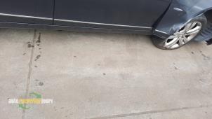 Gebruikte Dorpel rechts Mercedes C Estate (S204) 2.2 C-200 CDI 16V BlueEFFICIENCY Prijs op aanvraag aangeboden door Autorecycling Joure B.V.