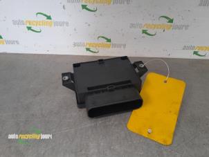 Gebruikte Handrem Module BMW 5 serie Touring (F11) 535d 24V Prijs € 39,99 Margeregeling aangeboden door Autorecycling Joure B.V.