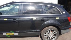 Gebruikte Deur 4Deurs links-achter Audi Q7 (4LB) 3.0 TDI V6 24V Prijs € 300,00 Margeregeling aangeboden door Autorecycling Joure B.V.