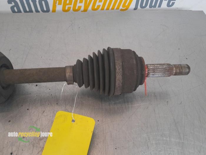 Aandrijfas rechts-voor van een Dacia Sandero I (BS) 1.2 16V 2012