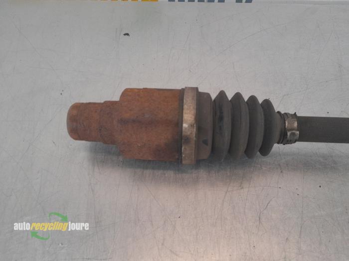 Aandrijfas rechts-voor van een Dacia Sandero I (BS) 1.2 16V 2012