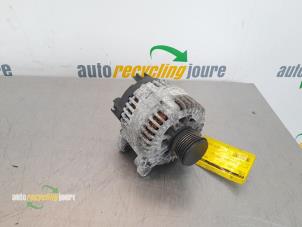 Gebruikte Dynamo Volkswagen Caddy III (2KA,2KH,2CA,2CH) 2.0 SDI Prijs € 39,99 Margeregeling aangeboden door Autorecycling Joure B.V.