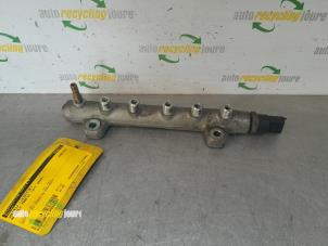 Gebruikte Injector brug Renault Trafic New (JL) 2.5 dCi 16V 135 Prijs € 44,99 Margeregeling aangeboden door Autorecycling Joure B.V.