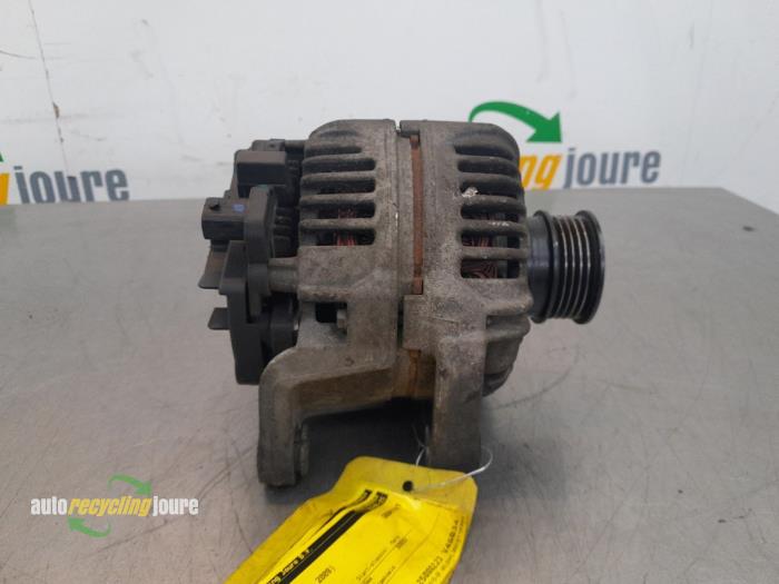 Dynamo van een Opel Astra H SW (L35) 1.8 16V 2009