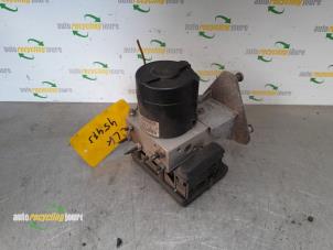 Gebruikte ABS Pomp Mercedes CLK (C208) 3.2 320 V6 18V Prijs € 49,99 Margeregeling aangeboden door Autorecycling Joure B.V.