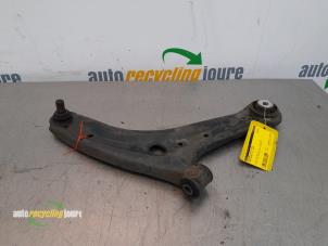 Gebruikte Triangel rechts-voor Ford B-Max (JK8) 1.0 EcoBoost 12V 100 Prijs € 29,99 Margeregeling aangeboden door Autorecycling Joure B.V.