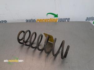 Gebruikte Veerschroef achter Ford B-Max (JK8) 1.0 EcoBoost 12V 100 Prijs € 19,99 Margeregeling aangeboden door Autorecycling Joure B.V.
