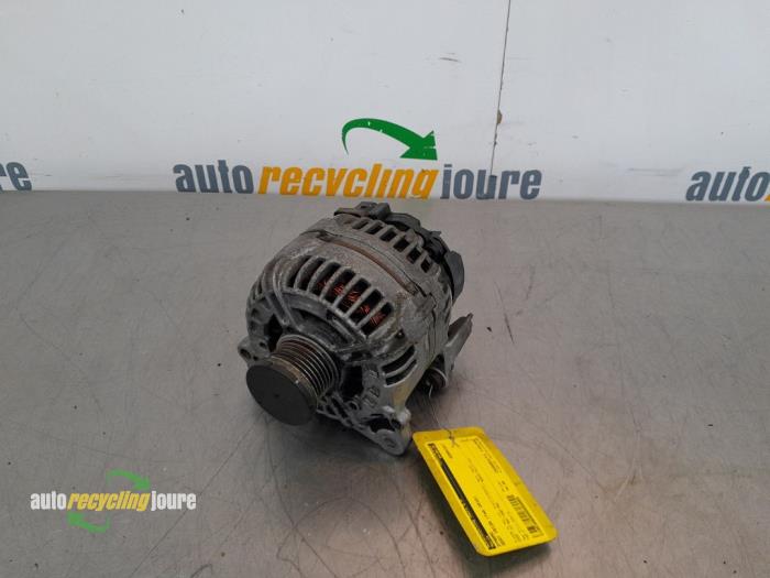 Dynamo van een Seat Ibiza IV SC (6J1) 1.4 TSI 16V Cupra 2010