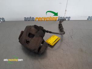 Gebruikte Remklauw (Tang) rechts-voor Audi A4 Avant (B8) 2.0 TDI 143 16V Prijs € 24,99 Margeregeling aangeboden door Autorecycling Joure B.V.