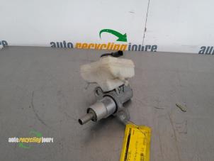 Gebruikte Hoofdremcilinder Audi A4 Avant (B8) 2.0 TDI 143 16V Prijs € 69,99 Margeregeling aangeboden door Autorecycling Joure B.V.