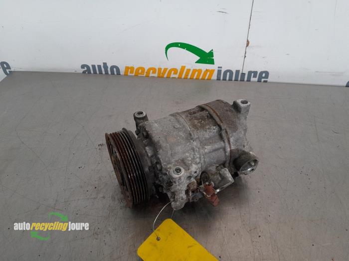 Gebruikte Pomp Airco Audi A4 Avant (B8) 2.0 TDI 143 16V Prijs € 149,00 Margeregeling aangeboden door Autorecycling Joure B.V.