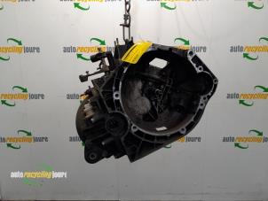 Gebruikte Versnellingsbak Peugeot Boxer (244) 2.8 HDi 127 Prijs € 599,00 Margeregeling aangeboden door Autorecycling Joure B.V.