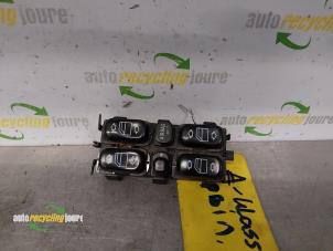 Gebruikte Schakelaar Elektrisch Raam Mercedes A (W168) 1.6 A-160 Prijs € 24,99 Margeregeling aangeboden door Autorecycling Joure B.V.