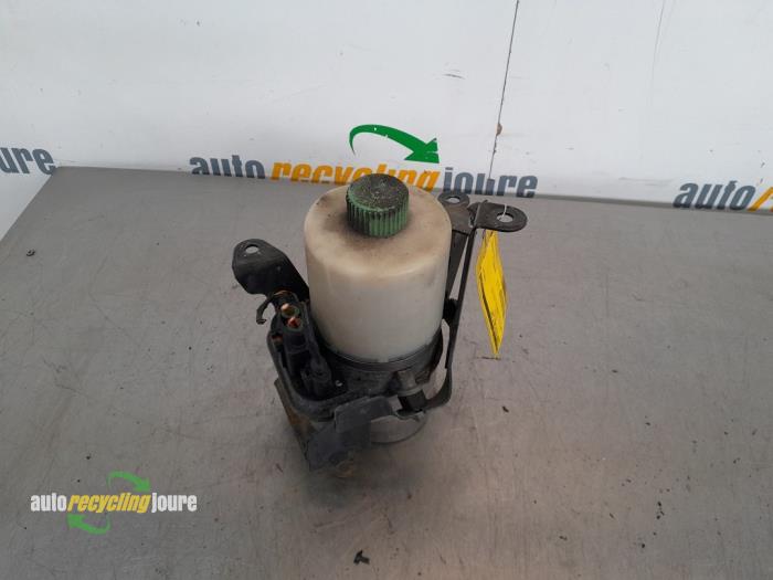 Gebruikte Servopomp Skoda Fabia II (5J) 1.2i 12V Prijs € 39,99 Margeregeling aangeboden door Autorecycling Joure B.V.