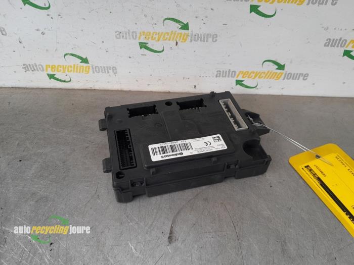 Gebruikte Boordcomputer Dacia Logan MCV II/III/Sandero Wagon 0.9 TCE 12V LPG Prijs € 39,99 Margeregeling aangeboden door Autorecycling Joure B.V.